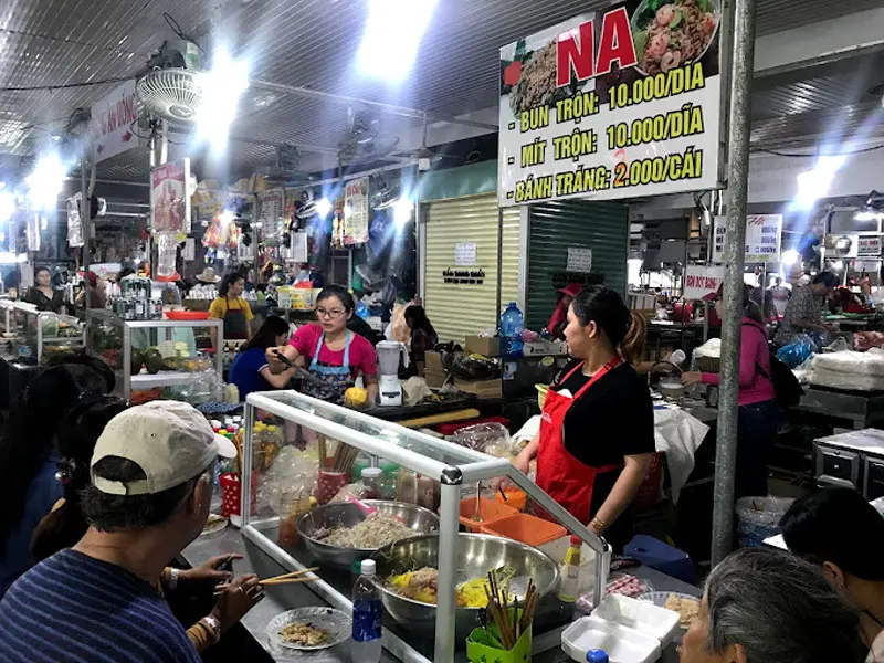Oanh tạc chợ Bắc Mỹ An thưởng thức trọn vẹn đặc sản Đ&agrave; Nẵng 3