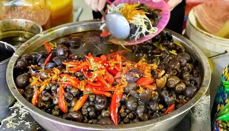 Oanh tạc chợ Bắc Mỹ An thưởng thức trọn vẹn đặc sản Đ&agrave; Nẵng 6