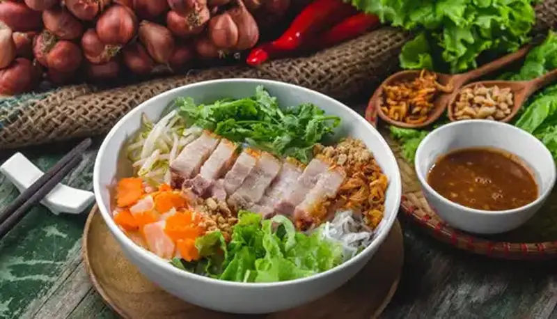 Oanh tạc chợ Bắc Mỹ An thưởng thức trọn vẹn đặc sản Đ&agrave; Nẵng 8