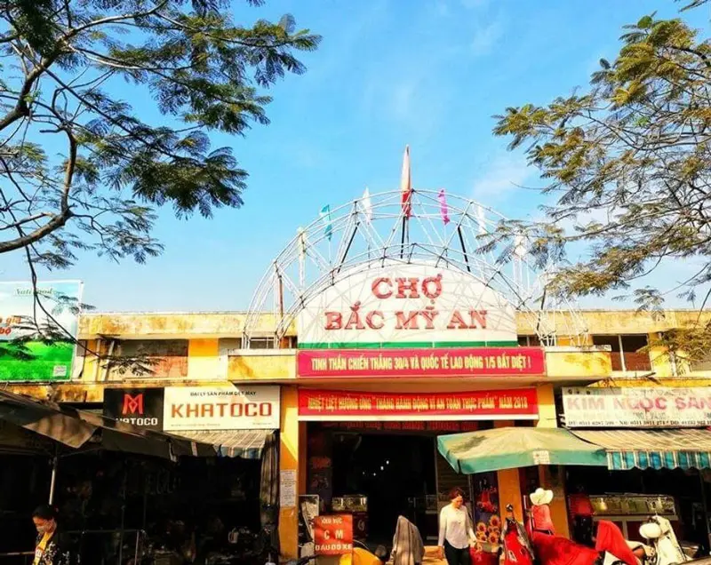 Oanh tạc chợ Bắc Mỹ An thưởng thức trọn vẹn đặc sản Đ&agrave; Nẵng 2