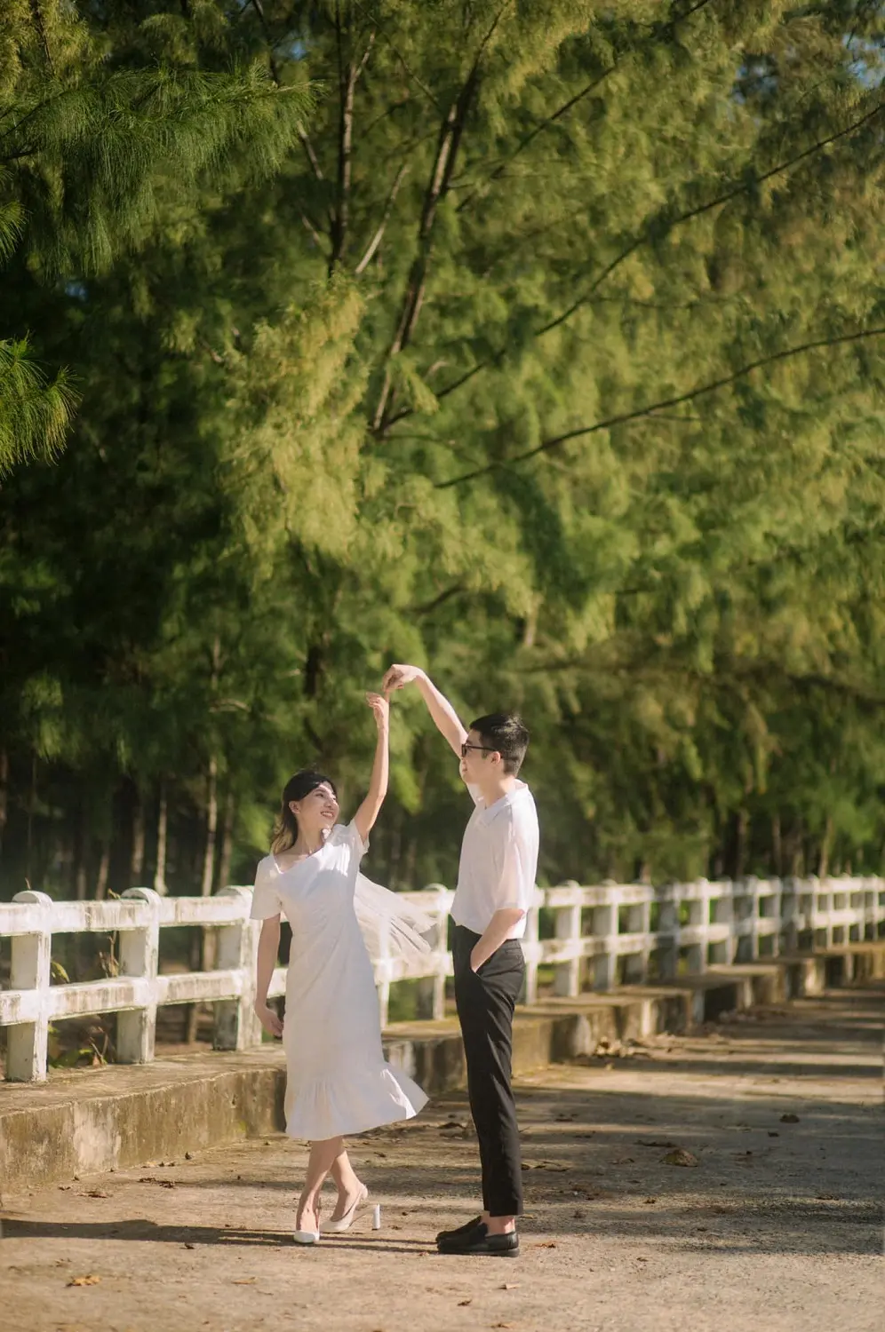 Về đ&acirc;y, m&igrave;nh c&ugrave;ng nhau l&agrave;m n&ecirc;n album t&igrave;nh y&ecirc;u tại con đường th&ocirc;ng Đ&agrave; Nẵng 14