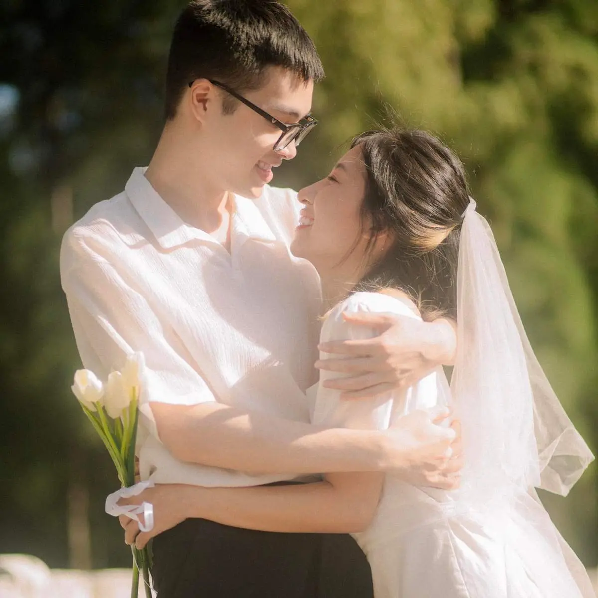 Về đ&acirc;y, m&igrave;nh c&ugrave;ng nhau l&agrave;m n&ecirc;n album t&igrave;nh y&ecirc;u tại con đường th&ocirc;ng Đ&agrave; Nẵng 9