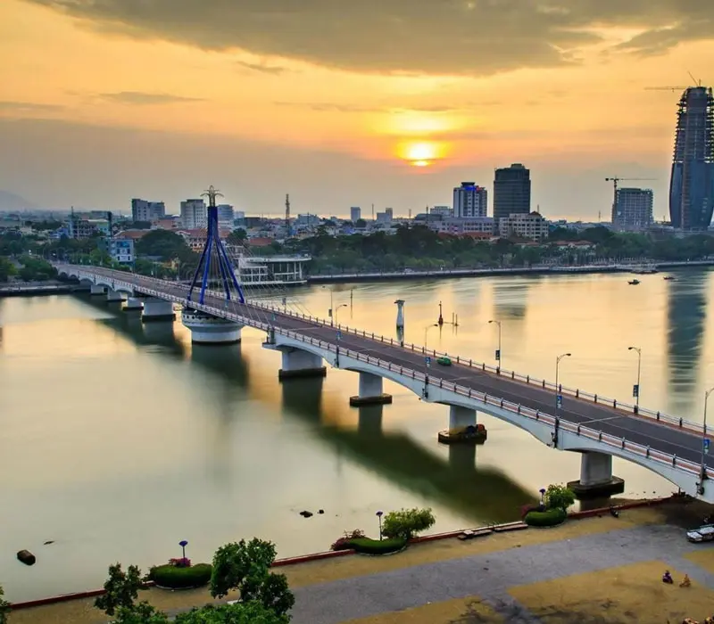 Ghé thăm cầu Tiên Sơn nối liền đôi bờ sông Hàn