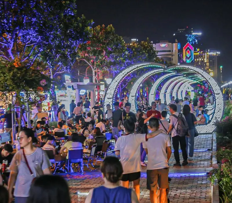 Phố đi bộ Đà Nẵng Bạch Đằng điểm hẹn mới bên sông Hàn