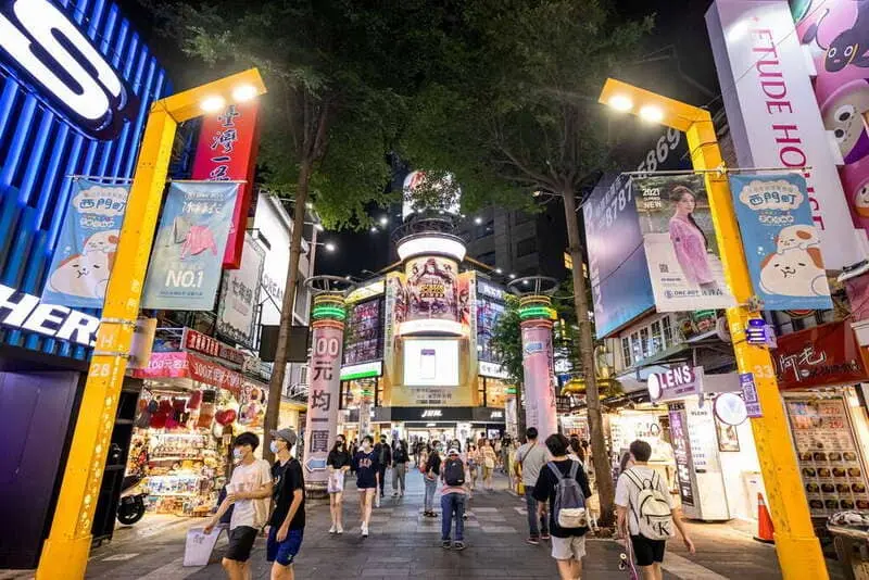 Chinh phục chợ đ&ecirc;m Ximending v&agrave; kh&aacute;m ph&aacute; thi&ecirc;n đường ẩm thực xứ Đ&agrave;i 3