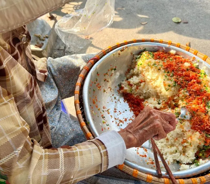 X&ocirc;i b&agrave; Bảy, hương vị tuổi thơ gắn liền với ga Bi&ecirc;n H&ograve;a 3