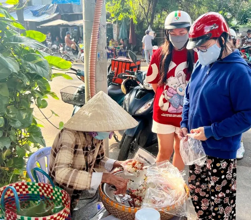 X&ocirc;i b&agrave; Bảy, hương vị tuổi thơ gắn liền với ga Bi&ecirc;n H&ograve;a 4