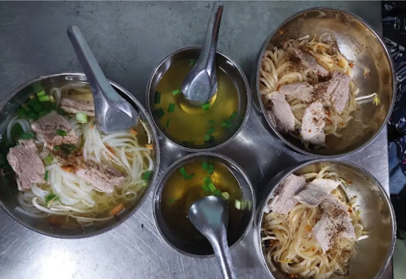 Ghé quán bà Sẩm thưởng thức hủ tiếu chỉ với 10.000 VND tại Sa Đéc 4