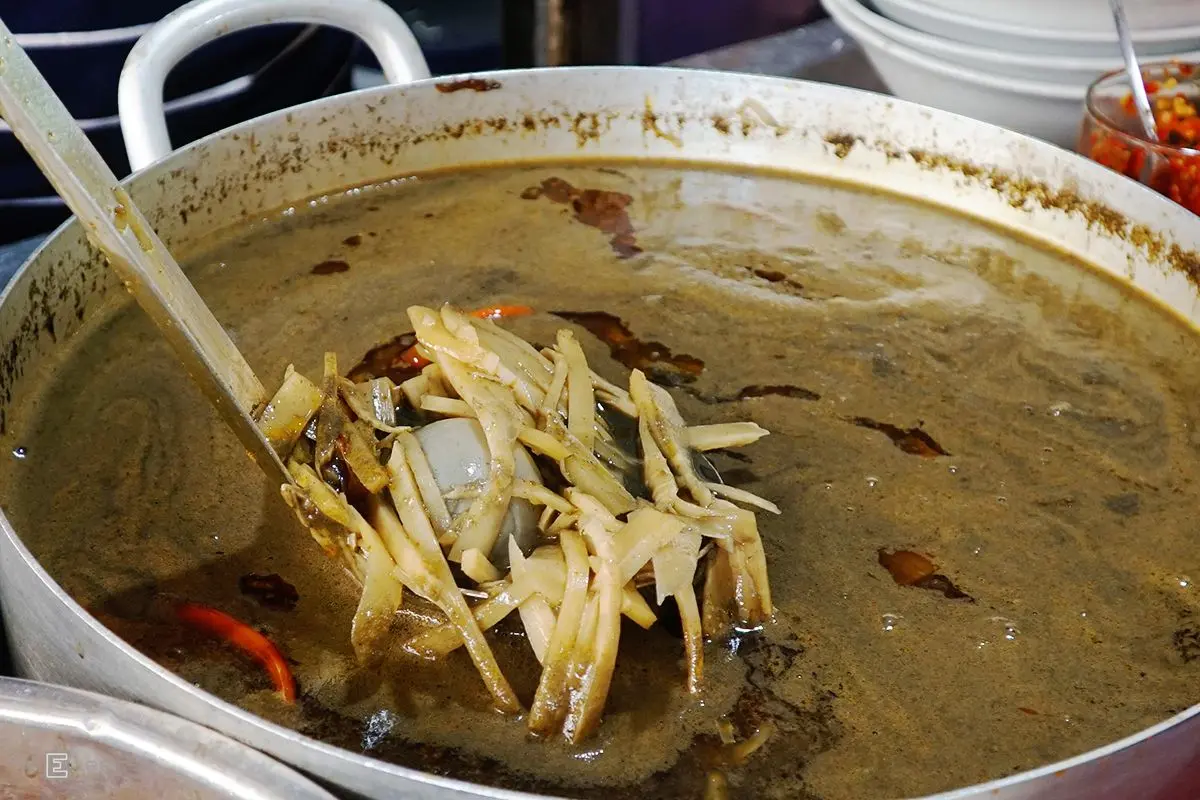 B&uacute;n cua thối c&ocirc; Chi, thức qu&agrave; l&agrave;m n&ecirc;n hương vị Gia Lai 4
