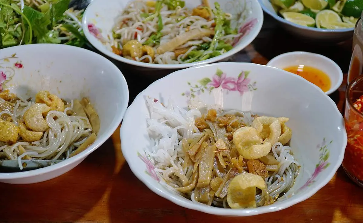 B&uacute;n cua thối, hương vị độc lạ giữa l&ograve;ng phố n&uacute;i Pleiku 8