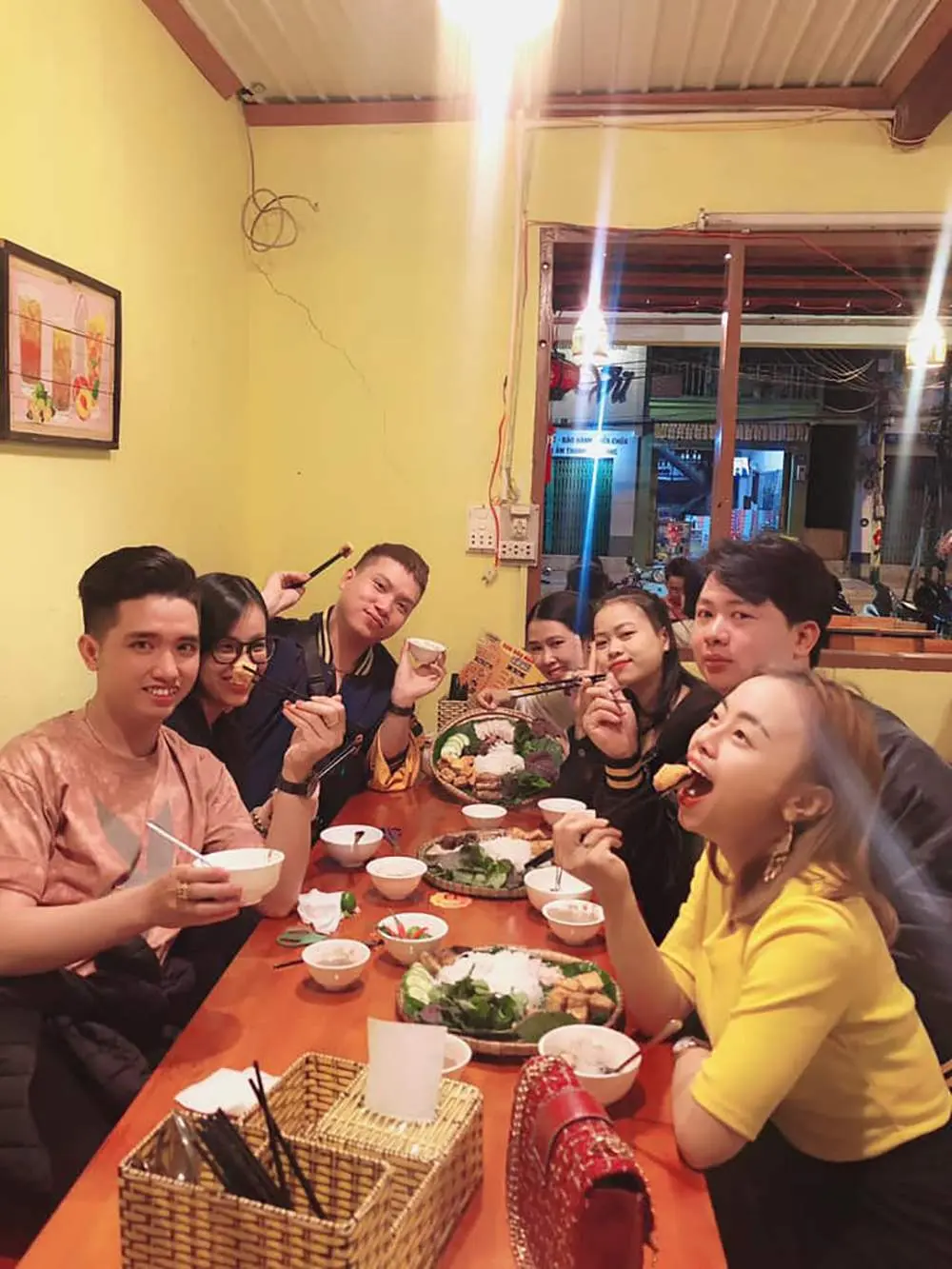 B&uacute;n đậu mắm t&ocirc;m b&agrave; X&iacute;u, hương vị H&agrave; Nội trong l&ograve;ng phố n&uacute;i 8