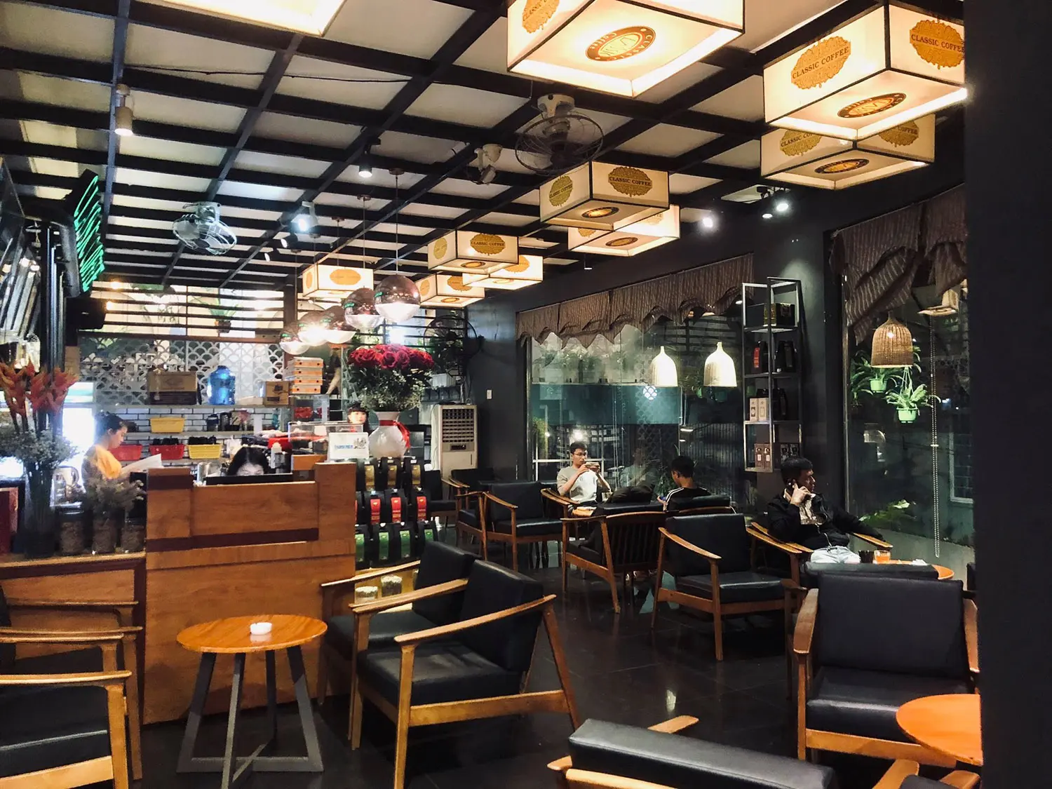 Classic Coffee, đắm m&igrave;nh v&agrave;o hương vị c&agrave; ph&ecirc; cổ điển 2
