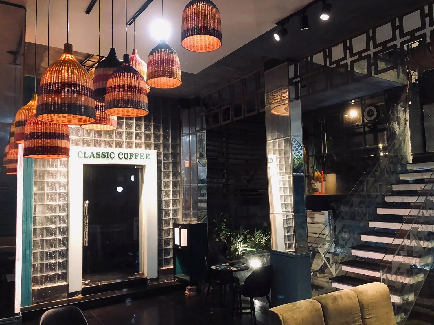 Classic Coffee, đắm m&igrave;nh v&agrave;o hương vị c&agrave; ph&ecirc; cổ điển 3