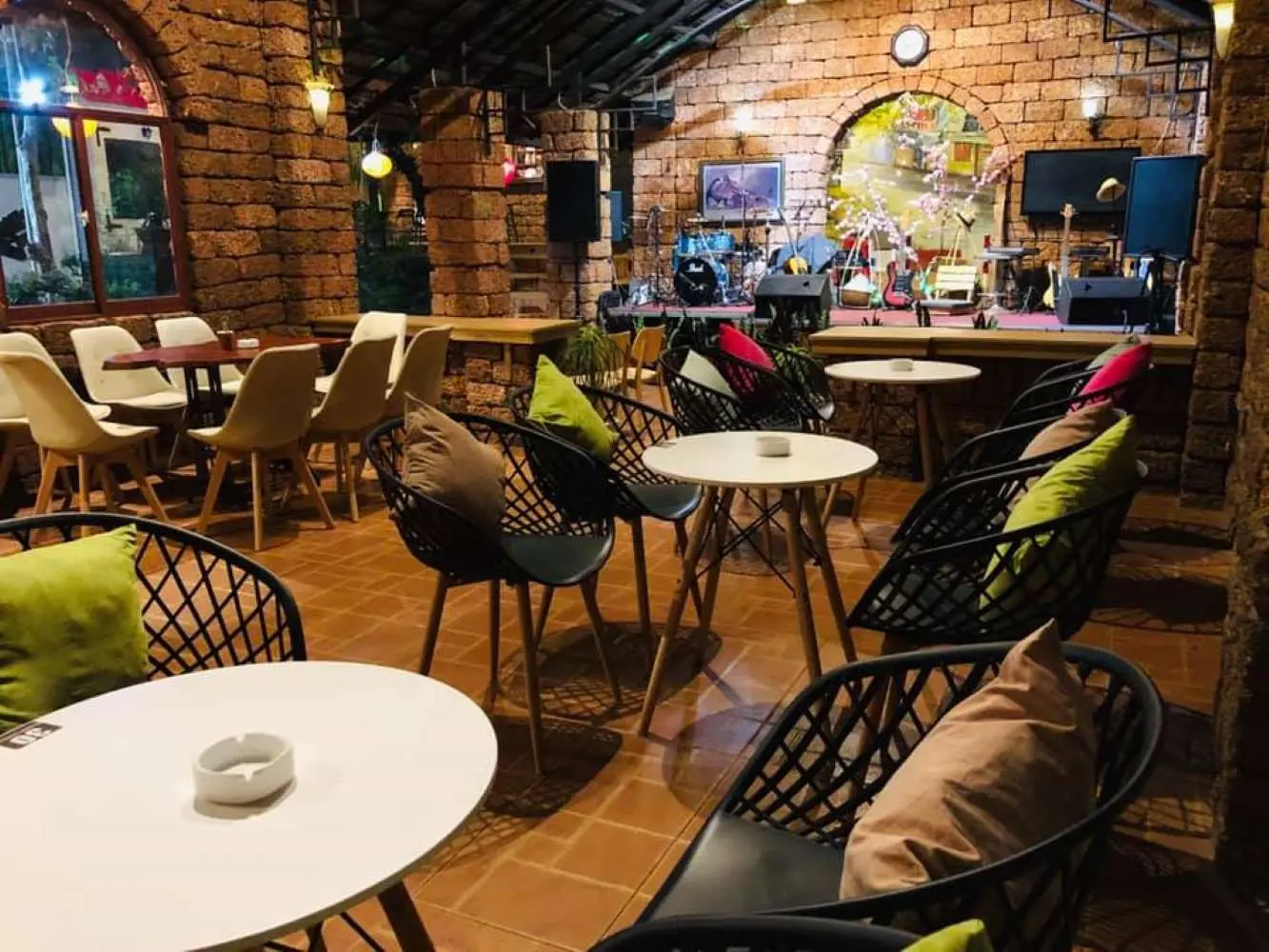 Cuội Acoustic Coffee, kh&aacute;m ph&aacute; kh&ocirc;ng gian kho&aacute;ng đạt c&ugrave;ng với giai điệu nhẹ nh&agrave;ng 5
