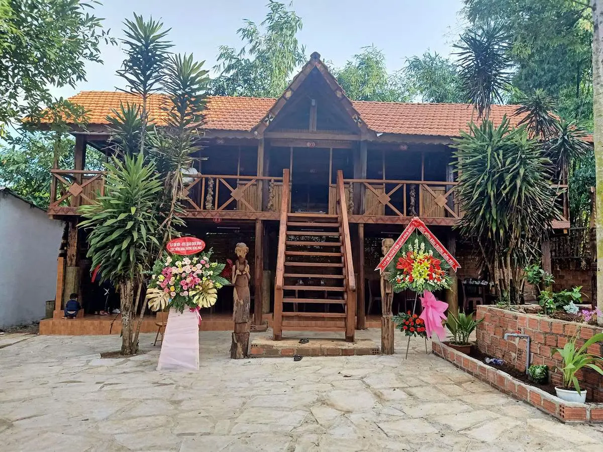 Đến Cơm lam g&agrave; nướng H'BLA T'RƯNG kh&aacute;m ph&aacute; đặc sản trứ danh đất Pleiku 5