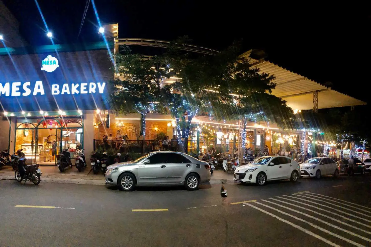 Đến Mesa Bakery Coffee để thưởng thức menu b&aacute;nh ngọt độc đ&aacute;o 2