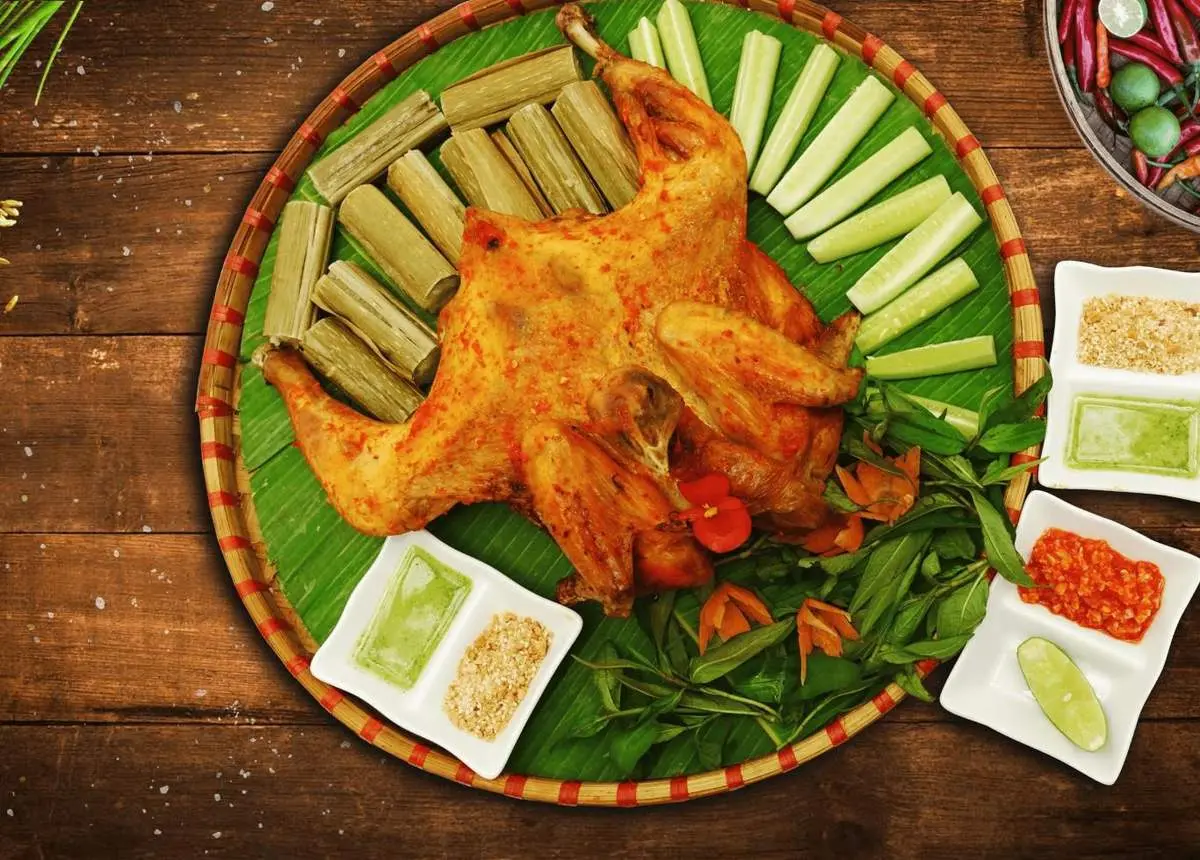 G&agrave; nướng cơm lam Pleiku, đặc sản d&acirc;n d&atilde; giữa chốn đại ng&agrave;n 9