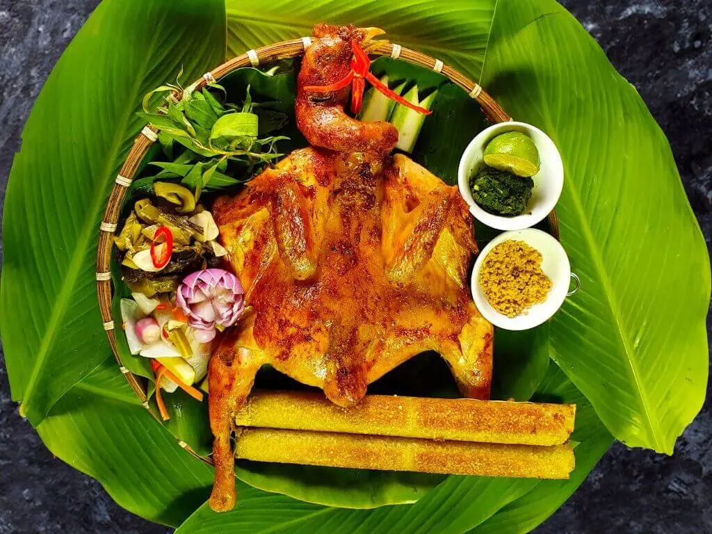 G&agrave; nướng cơm lam Pleiku, đặc sản d&acirc;n d&atilde; giữa chốn đại ng&agrave;n 3