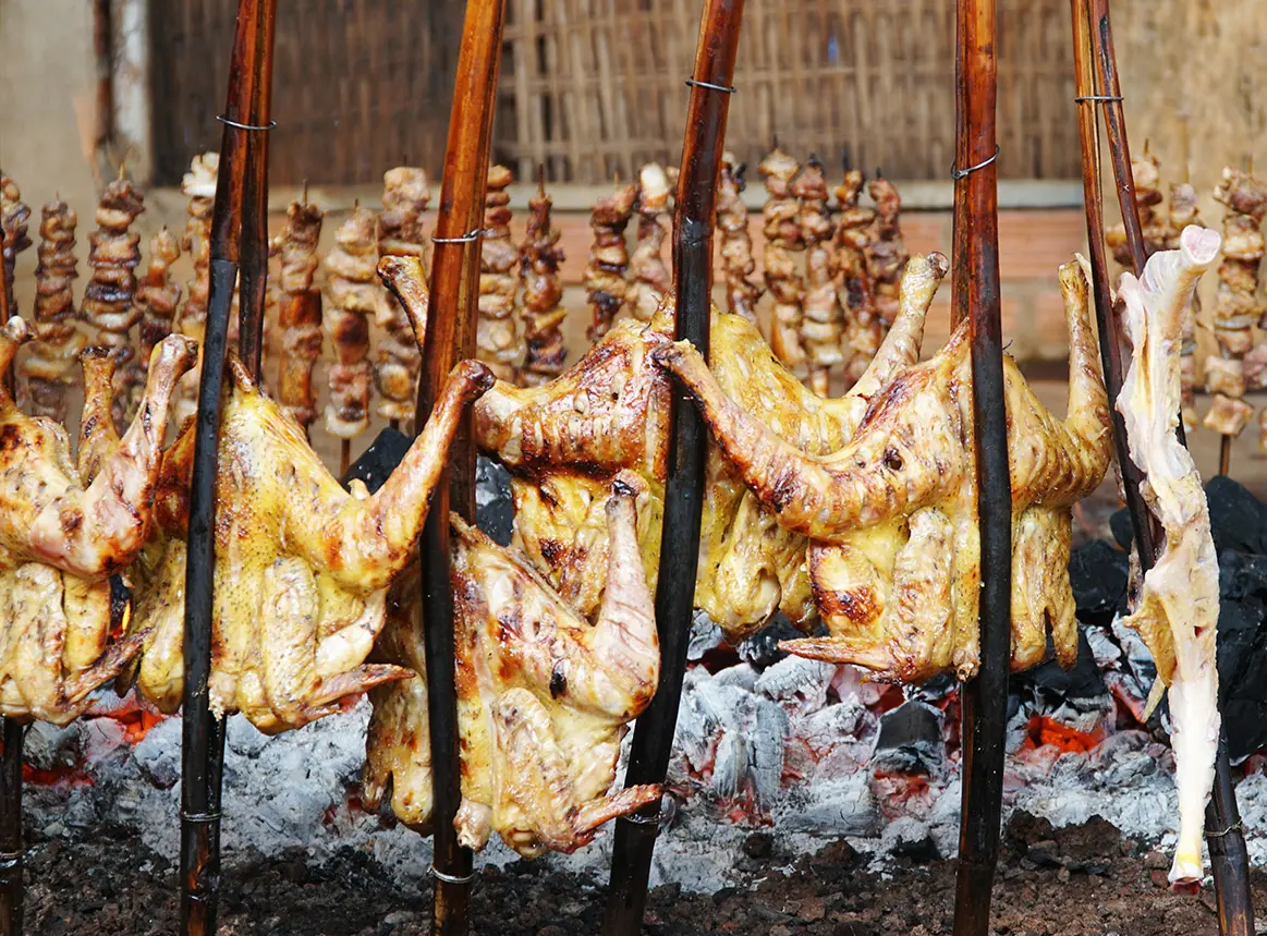 G&agrave; nướng cơm lam Pleiku, đặc sản d&acirc;n d&atilde; giữa chốn đại ng&agrave;n 6