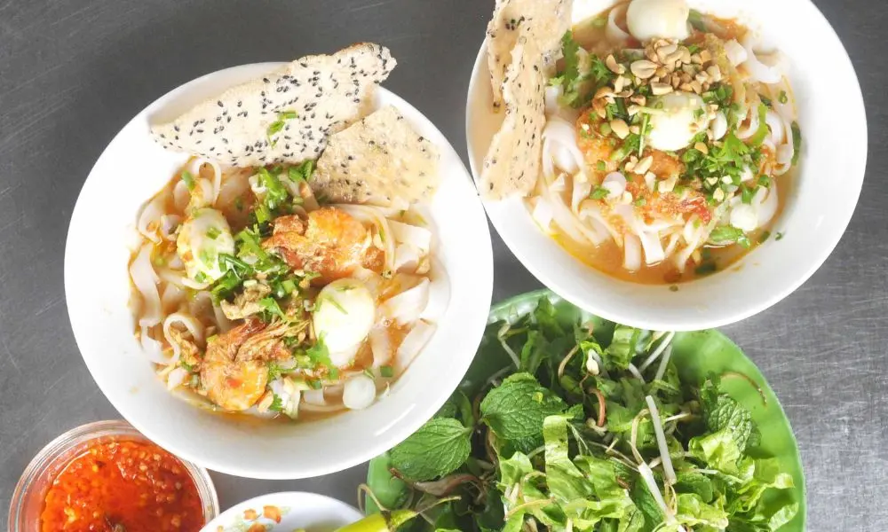Gh&eacute; Qu&aacute;n m&igrave; quảng Ph&uacute; Chi&ecirc;m Pleiku nổi tiếng gần xa 2