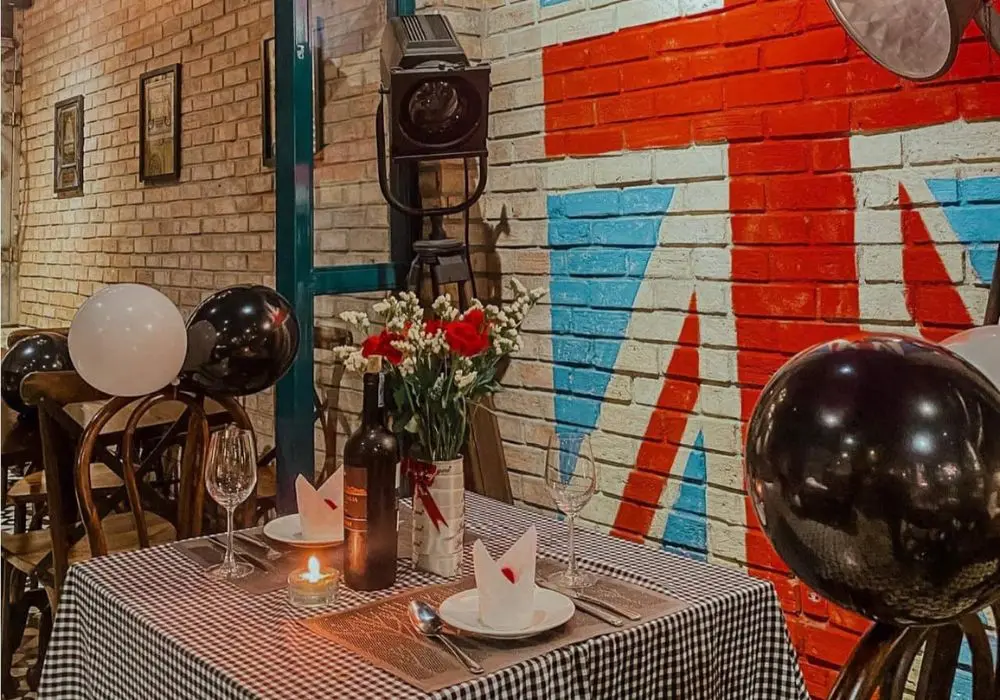Lạc v&agrave;o KAP Bistro đậm chất cổ điển giữa l&ograve;ng th&agrave;nh phố 3