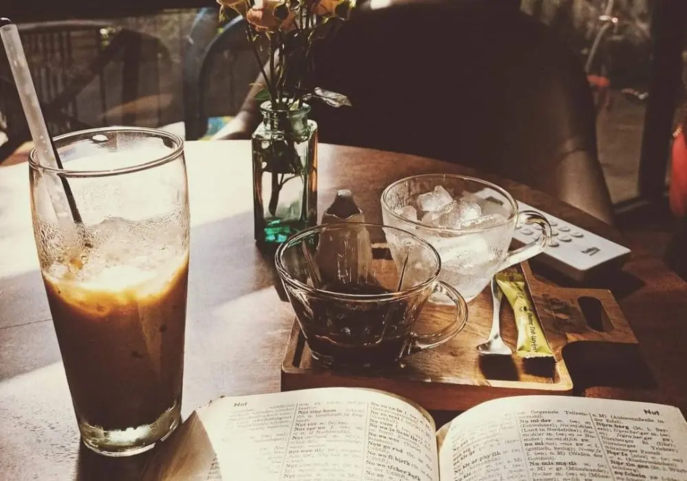 Lạc v&agrave;o KAP Bistro đậm chất cổ điển giữa l&ograve;ng th&agrave;nh phố 7