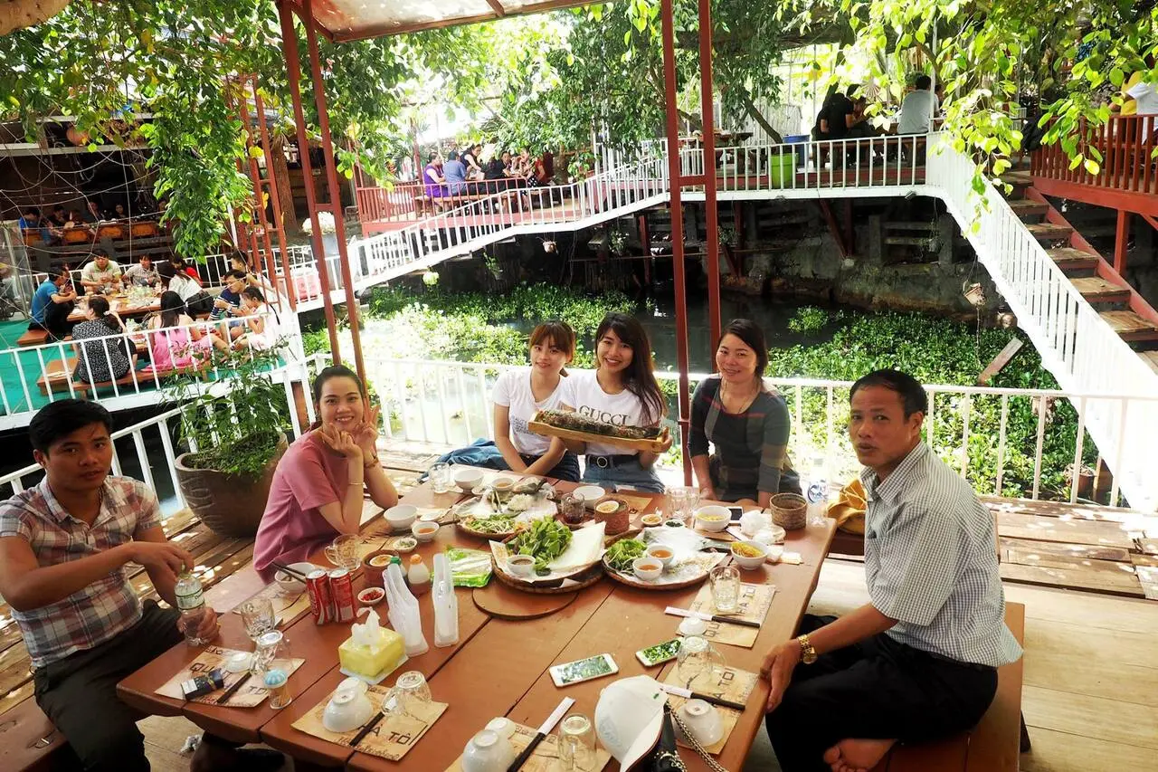 Qu&aacute;n Nh&agrave; T&ocirc;i, điểm ăn uống kh&ocirc;ng thể bỏ qua khi đến Gia Lai 2