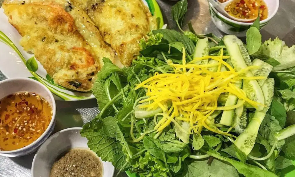 Thưởng thức B&aacute;nh x&egrave;o B&agrave; Ba thơm ngon nức tiếng giữa l&ograve;ng phố n&uacute;i 4