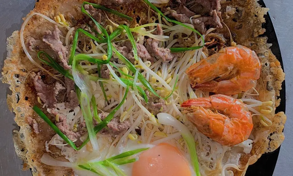 Thưởng thức B&aacute;nh x&egrave;o B&agrave; Ba thơm ngon nức tiếng giữa l&ograve;ng phố n&uacute;i 6