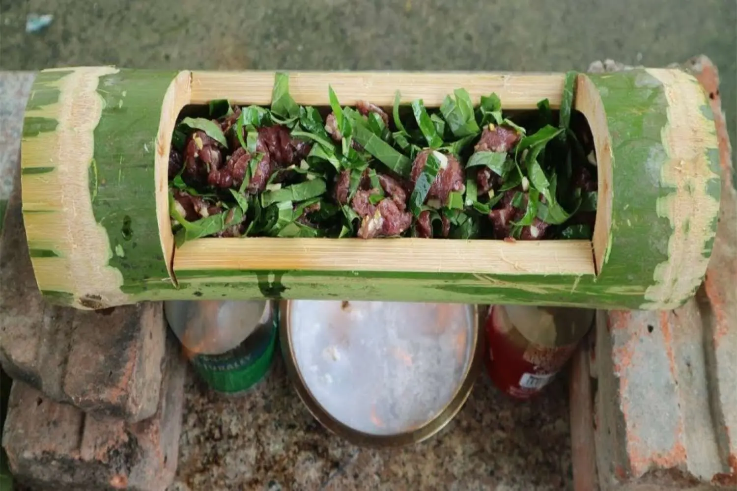 Thưởng thức b&ograve; nướng ống tre, đặc sản nổi tiếng ở Pleiku 5