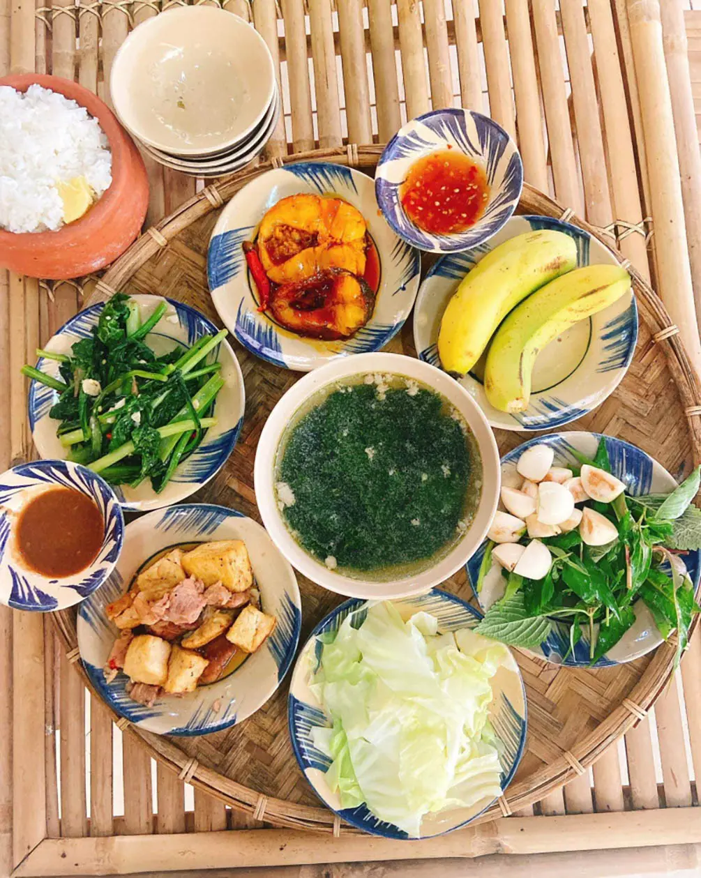 Top qu&aacute;n đặc sản Gia Lai được đ&ocirc;ng đảo giới trẻ săn đ&oacute;n 11