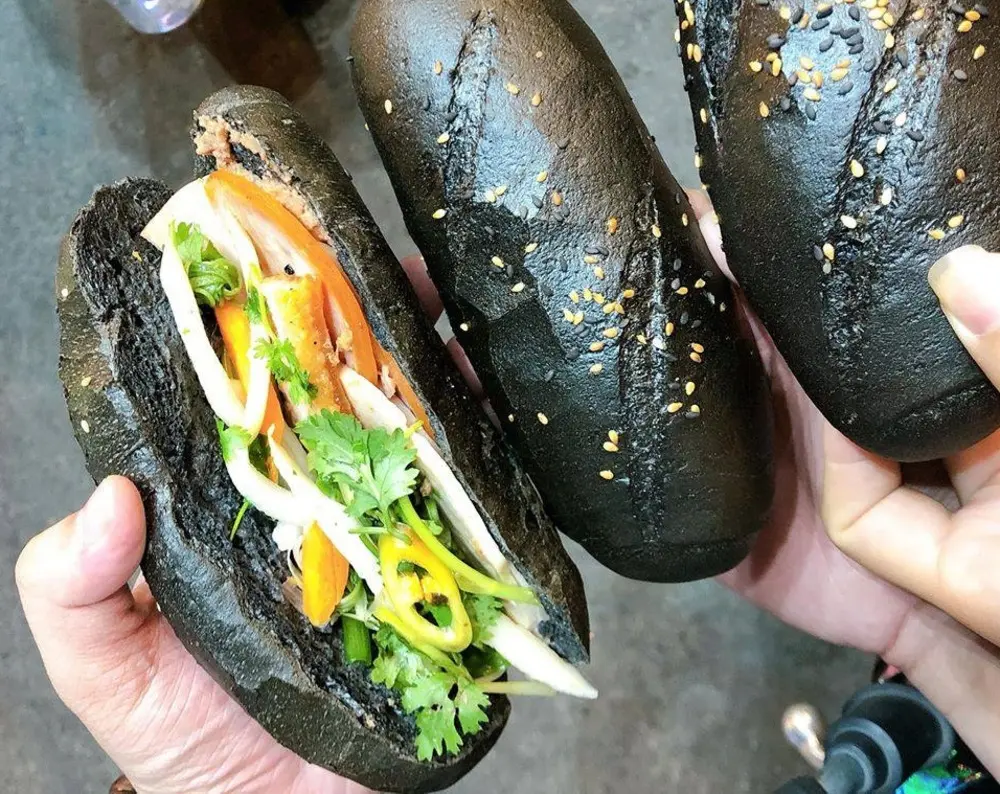 Trải nghiệm tiệm b&aacute;nh m&igrave; nhỏ với hơn 10 loại topping độc lạ ở Gia Lai 4