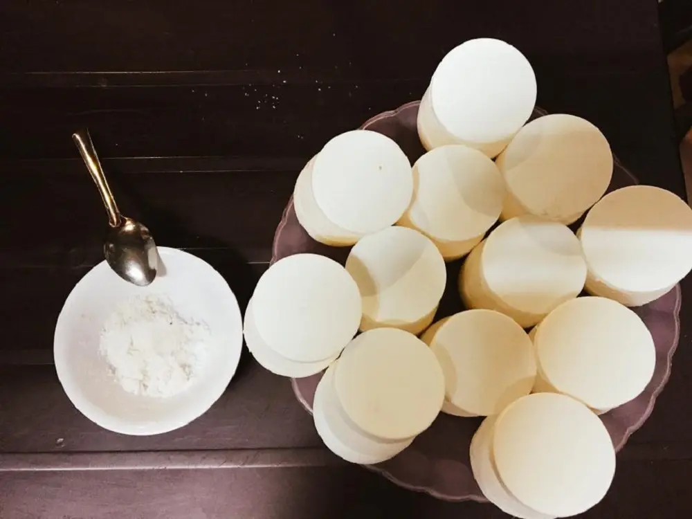 Yaourt chấm muối C&ocirc; Thủy, địa chỉ ăn vặt huyền thoại của người d&acirc;n phố n&uacute;i 4