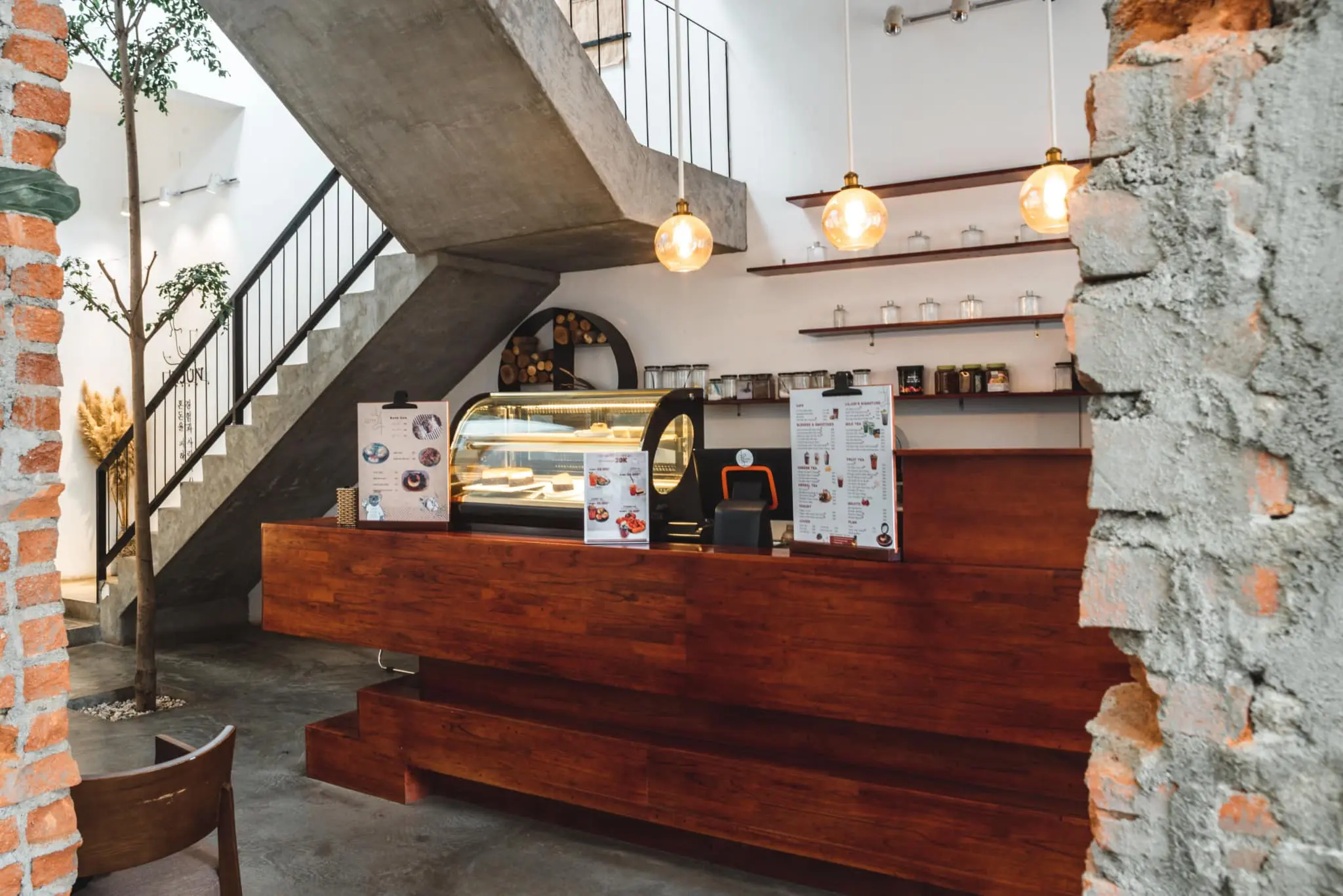 Khám phá Lil Jun Coffee Studio cùng những góc sống ảo cực chất