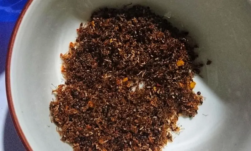 Thử ngay muối kiến vàng lá é Tây Nguyên thơm ngon quên lối về