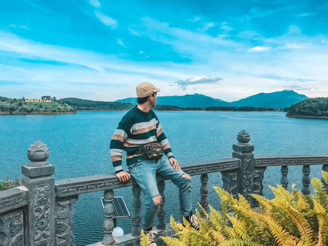 Check-in Biển hồ Pleiku c&ugrave;ng anh ch&agrave;ng Đỗ Văn 2