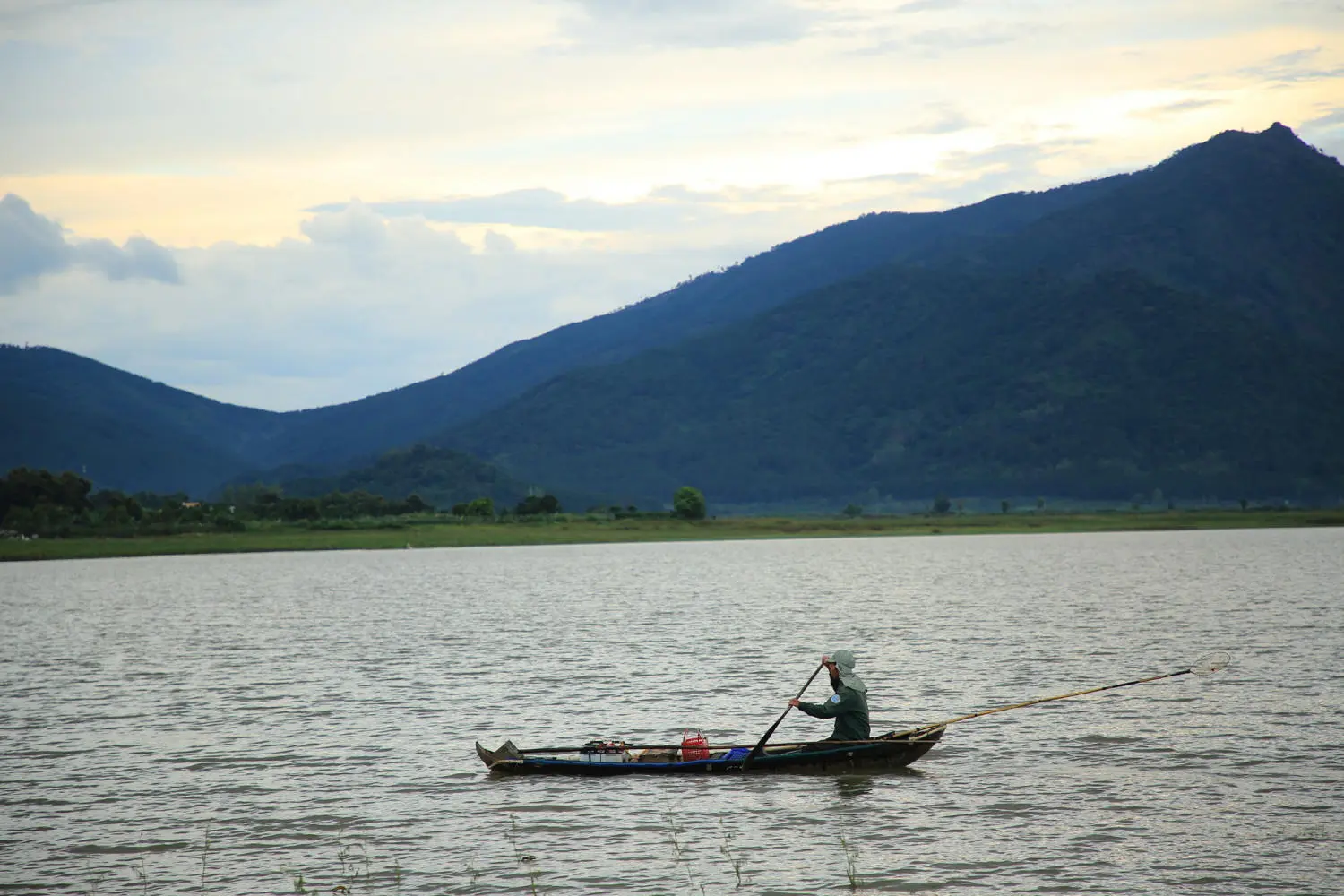 Dạo quanh Biển hồ Pleiku h&ograve;a m&igrave;nh v&agrave;o thi&ecirc;n nhi&ecirc;n trong l&agrave;nh 9