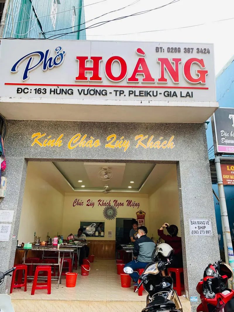 Thưởng thức hương vị phở Ho&agrave;ng Gia Lai nức tiếng Pleiku 2