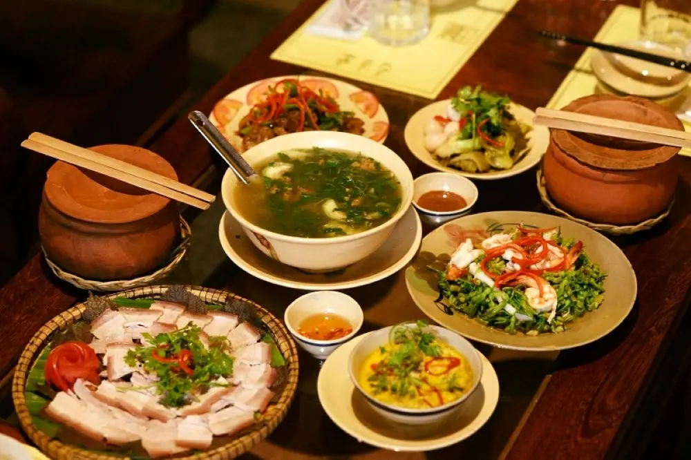Tận hưởng 1 ng&agrave;y đi biển hồ Tơ Nưng, kh&aacute;m ph&aacute; n&uacute;i lửa đầy l&yacute; th&uacute; 7