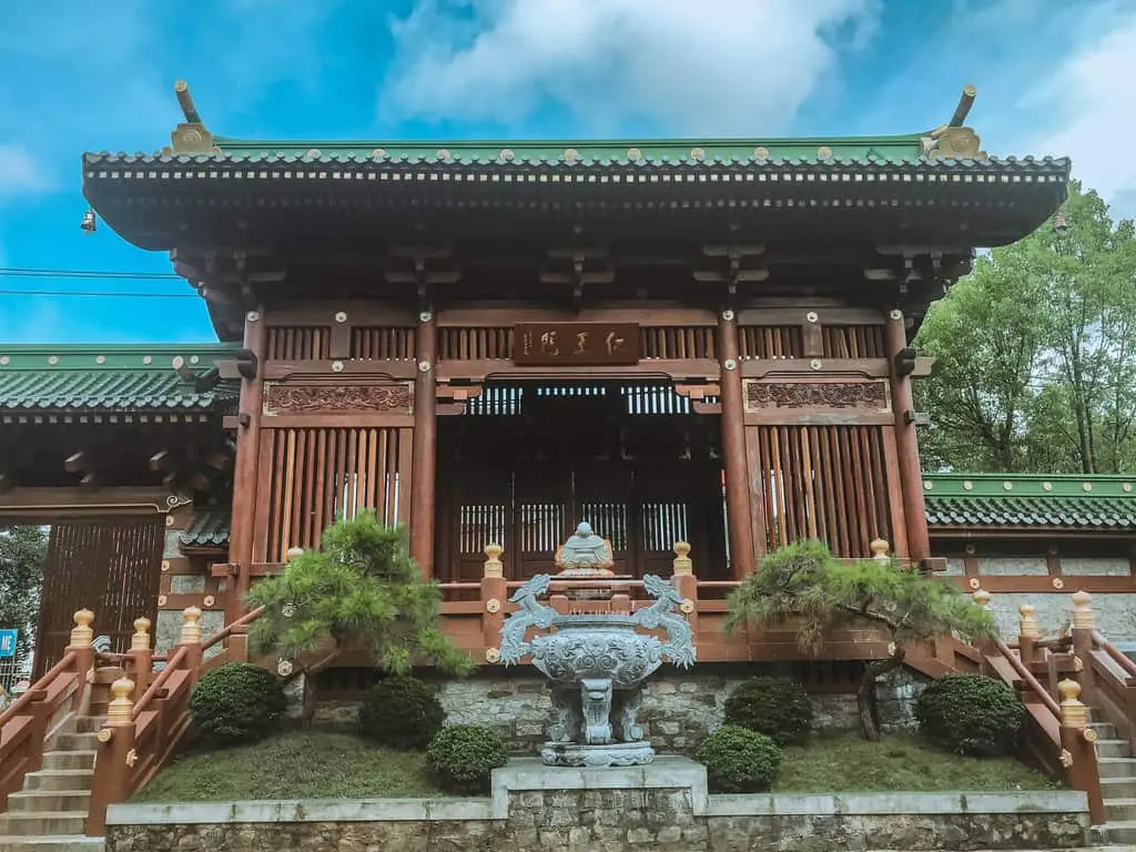 Tận hưởng 1 ng&agrave;y đi biển hồ Tơ Nưng, kh&aacute;m ph&aacute; n&uacute;i lửa đầy l&yacute; th&uacute; 5
