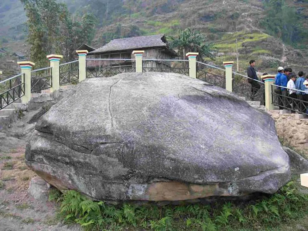 B&atilde;i đ&aacute; cổ Nấm Dẩn - H&agrave; Giang v&agrave; những gi&aacute; trị lịch sử l&acirc;u đời 10