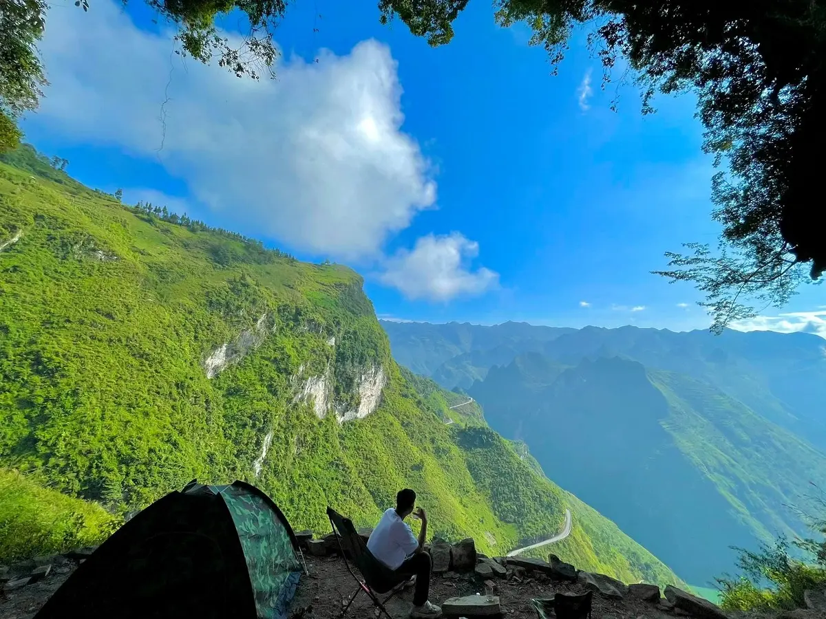Chinh phục V&aacute;ch đ&aacute; trắng H&agrave; Giang - V&aacute;ch đ&aacute; tr&ecirc;n Đ&egrave;o M&atilde; P&iacute; L&egrave;ng 2