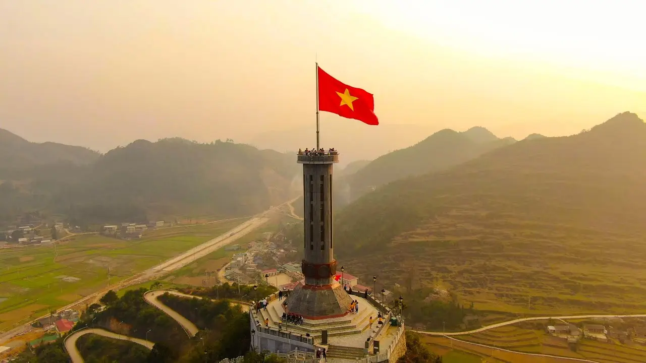 Cột cờ Lũng C&uacute;: Dấu ấn thi&ecirc;ng thi&ecirc;ng nơi địa đầu Tổ quốc 4