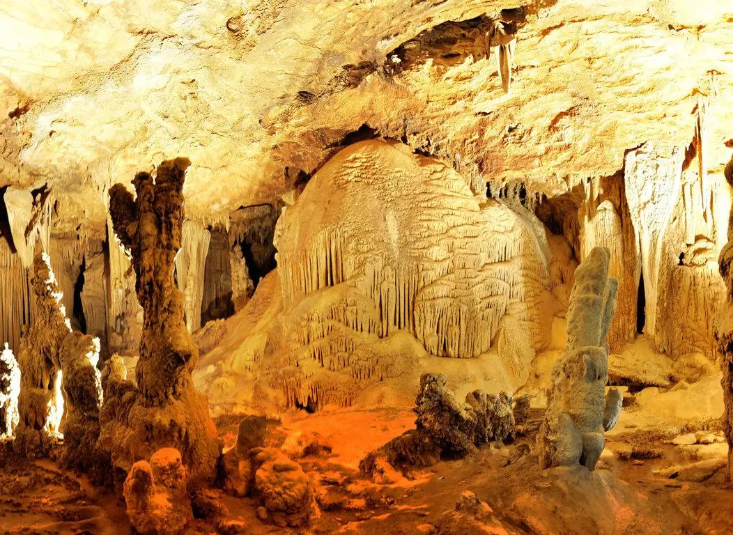 Đến v&ugrave;ng bi&ecirc;n viễn, chinh phục c&aacute;c Hang động nổi tiếng ở H&agrave; Giang 4