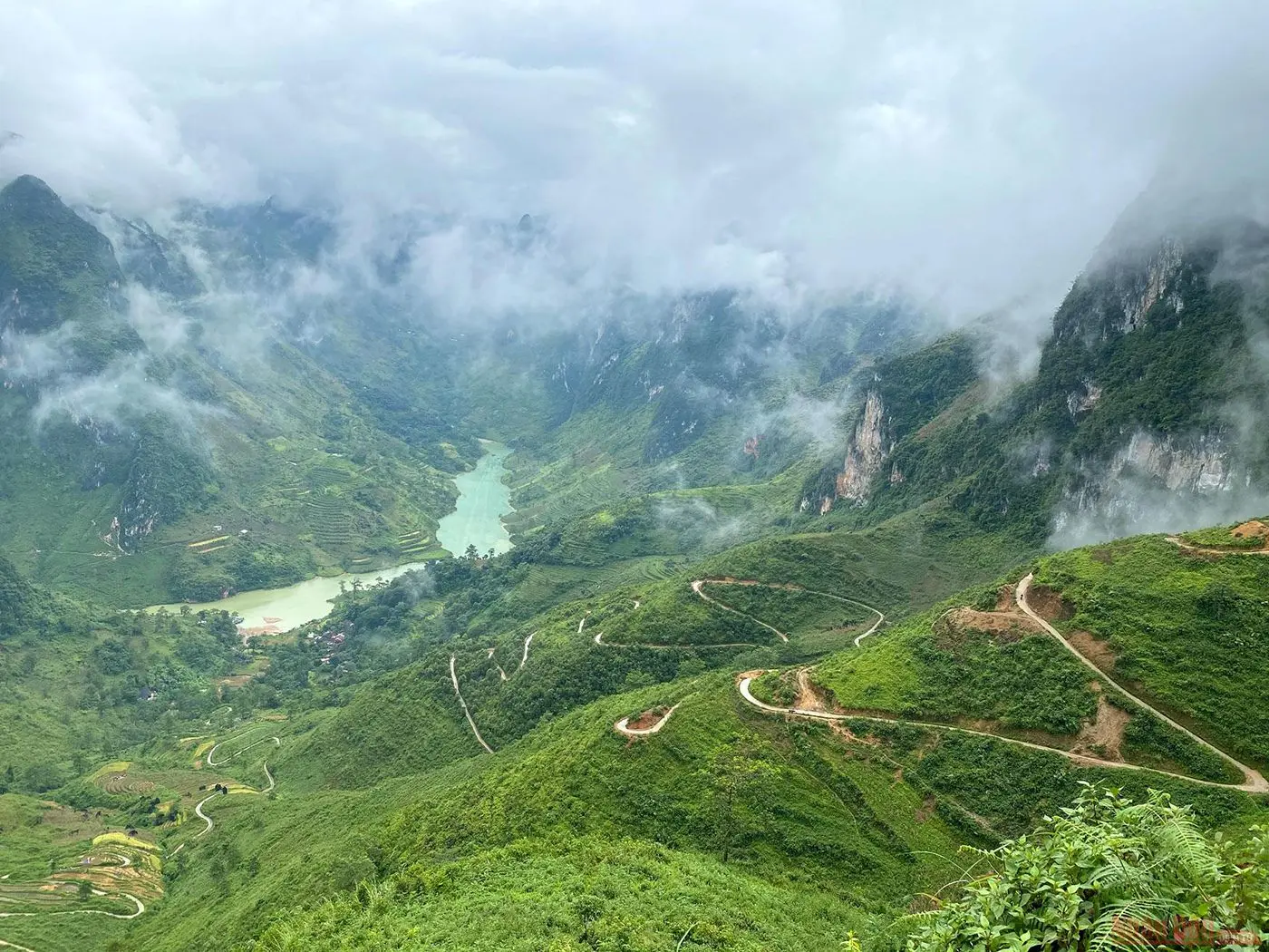 Dốc T&agrave; L&agrave;ng - H&agrave; Giang: Xứng danh cung đường hiểm trở nhất v&ugrave;ng bi&ecirc;n viễn 2