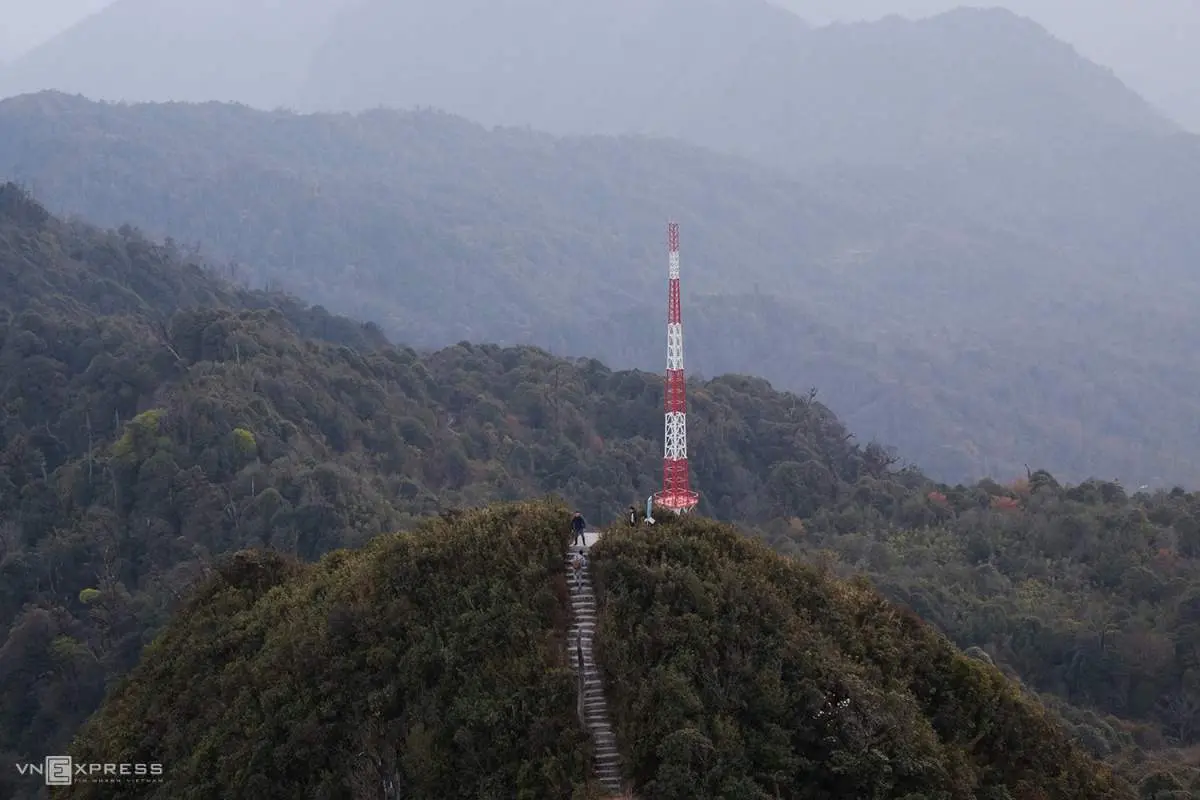 H&agrave;nh tr&igrave;nh trekking Chi&ecirc;u Lầu Thi lạc giữa biển m&acirc;y bềnh bồng 9