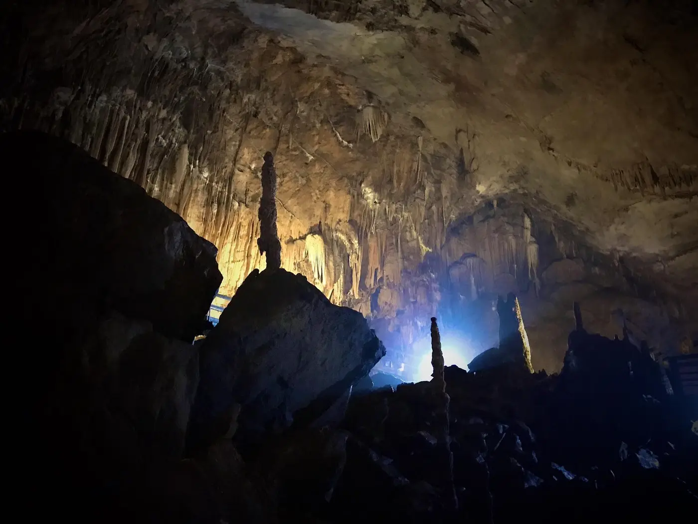 Kh&aacute;m ph&aacute; động L&ugrave;ng Kh&uacute;y mu&ocirc;n m&agrave;u mu&ocirc;n vẻ - Đệ nhất động H&agrave; Giang 2