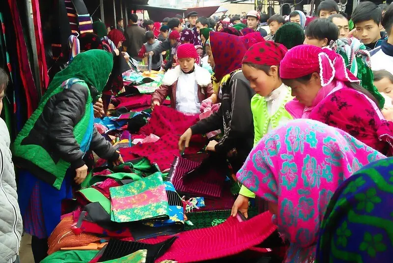 Kh&aacute;m ph&aacute; n&eacute;t đẹp văn h&oacute;a v&ugrave;ng cao tại Chợ Quyết Tiến H&agrave; Giang 7