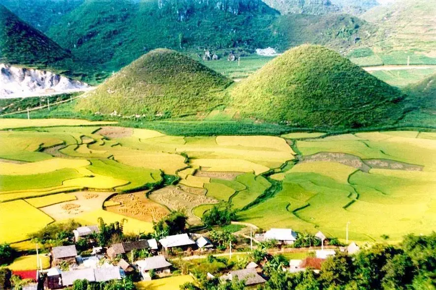 N&uacute;i Đ&ocirc;i Quản Bạ - Chi&ecirc;m ngưỡng t&ograve;a thi&ecirc;n nhi&ecirc;n quyến rũ nơi địa đầu Tổ Quốc 3
