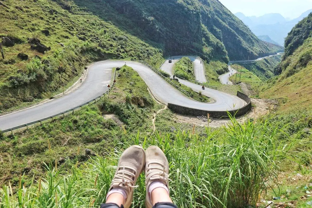 Phượt dốc Thẩm M&atilde; - H&agrave;nh tr&igrave;nh chinh phục cung đường huyền thoại v&ugrave;ng bi&ecirc;n viễn 4